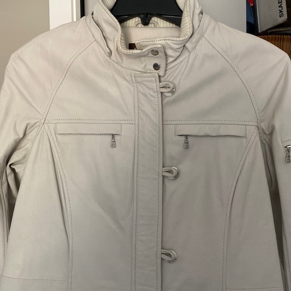 Danier leather coat - Picture 6 of 10